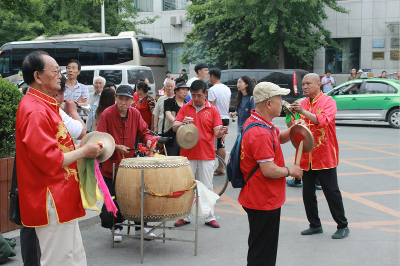 庆祝锣鼓.jpg